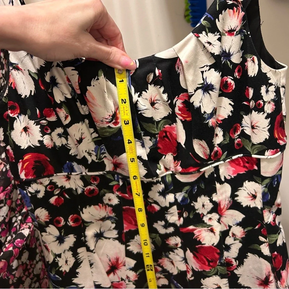 White House Black Market fit flare midi dress Floral Sz 4 Pockets - Picture 9 of 11